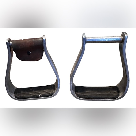 Western aluminum metal tooling stirrups ! Circle Y - Picture 2 of 2